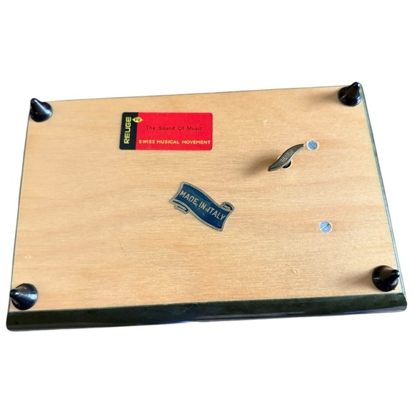 Vintage Rouge Swiss Musical Movement Jewelry  Box - Made in Italy - Picture 7 of 9